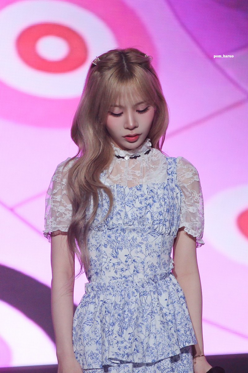 pom_haruo's tweet photo. 260502 부천 

내 공주님..👸

#에스투잇 #S2IT #하루 #HARU https://t.co/5YHYB0xS7K
