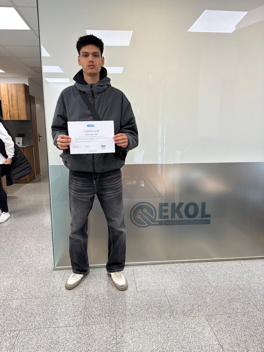 karabukmtal's tweet image. 02.05.2026 itibariyle öğrencilerimiz ve refakatçi öğretmenlerimiz yurda dönüş yapmışlardır.

Öğrencilerimize staj imkânı sunan firmalarımıza teşekkür ediyoruz.

#Erasmus
#KarabükMtal
#KöklerdenGeleceğe