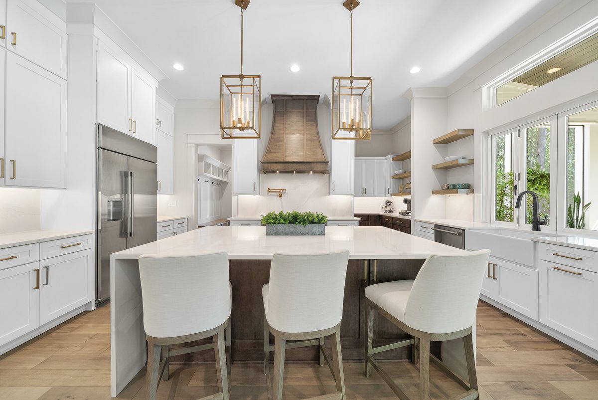 flyboyaerial's tweet image. Beautiful kitchen in this recent resale we shot!  #flyboync #kitchen  #KitchenDesign #HomeResale #ModernKitchen #KitchenInspo #InteriorDesign #HomeImprovement #RealEstatePhotography #KitchenGoals #HouseTour #KitchenDecor