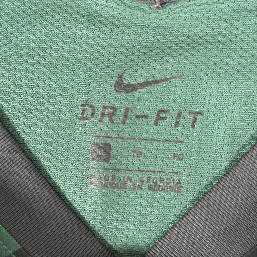 FSKingdom__'s tweet image. NEW STOCK
Sporting CP 2021/2022 Third Football Shirt XL

shortlink.store/lrilk6muq7i2

#2020s #2021/2022 #FootballShirt #Kit:Third #League:Primeira Liga #NewArrival #Nike #PriceList #PrimeiraLiga #Season:2021/2022 #Size:XL #SportingCP #Team:Sporting CP #Third #VintageFootball Shirt