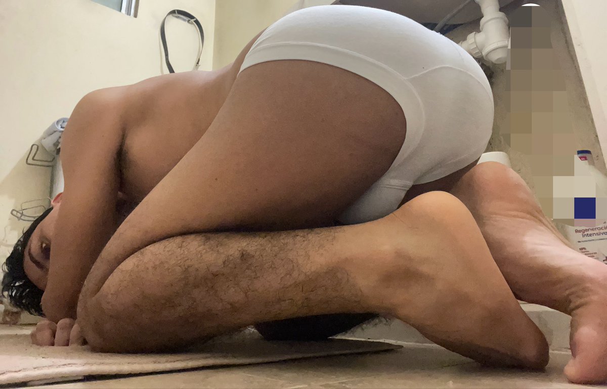 MoonlightBeADr's tweet photo. Se hizo lo que se pudo con los 3 pesos de nalgas que tengo
Y creo que no le agarre al ángulo 🫠 https://t.co/elxzcxAV1g