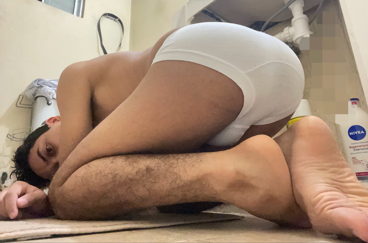 MoonlightBeADr's tweet photo. Se hizo lo que se pudo con los 3 pesos de nalgas que tengo
Y creo que no le agarre al ángulo 🫠 https://t.co/elxzcxAV1g