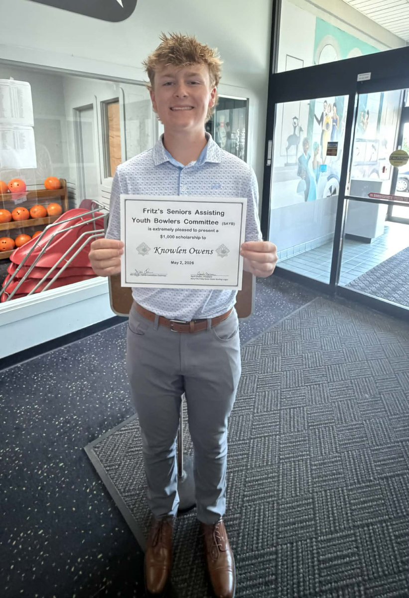 OWOwlBowl's tweet photo. Congrats to Junior Knowlen Owens for being selected for the SAYB scholarship! This is a huge honor and a testament to Knowlen’s passion for the game! #nextframe #owlpower @ADButlerOW @MaBlackOW https://t.co/nCme6pVZWC