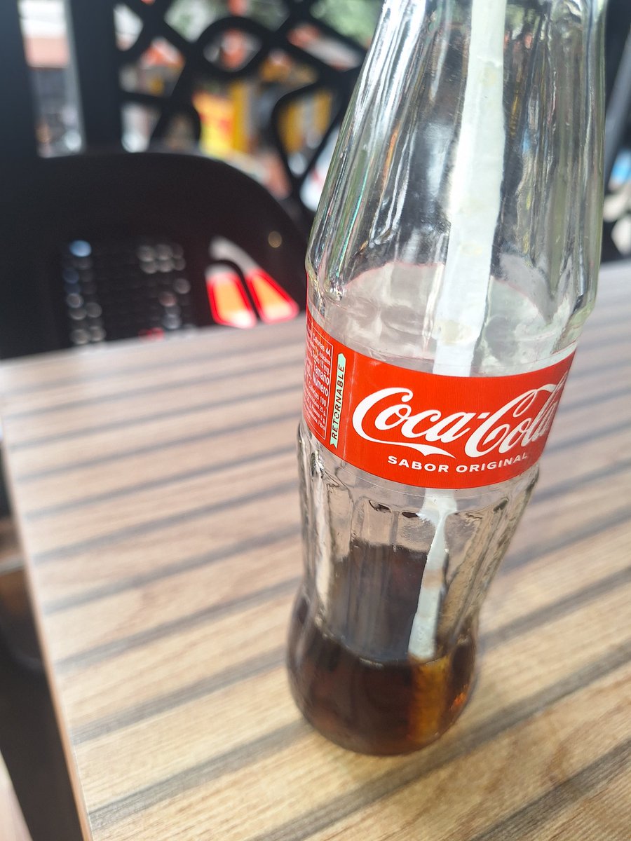 kemosahbee6's tweet photo. Calmando un poco la sed https://t.co/nUPvYNRYug