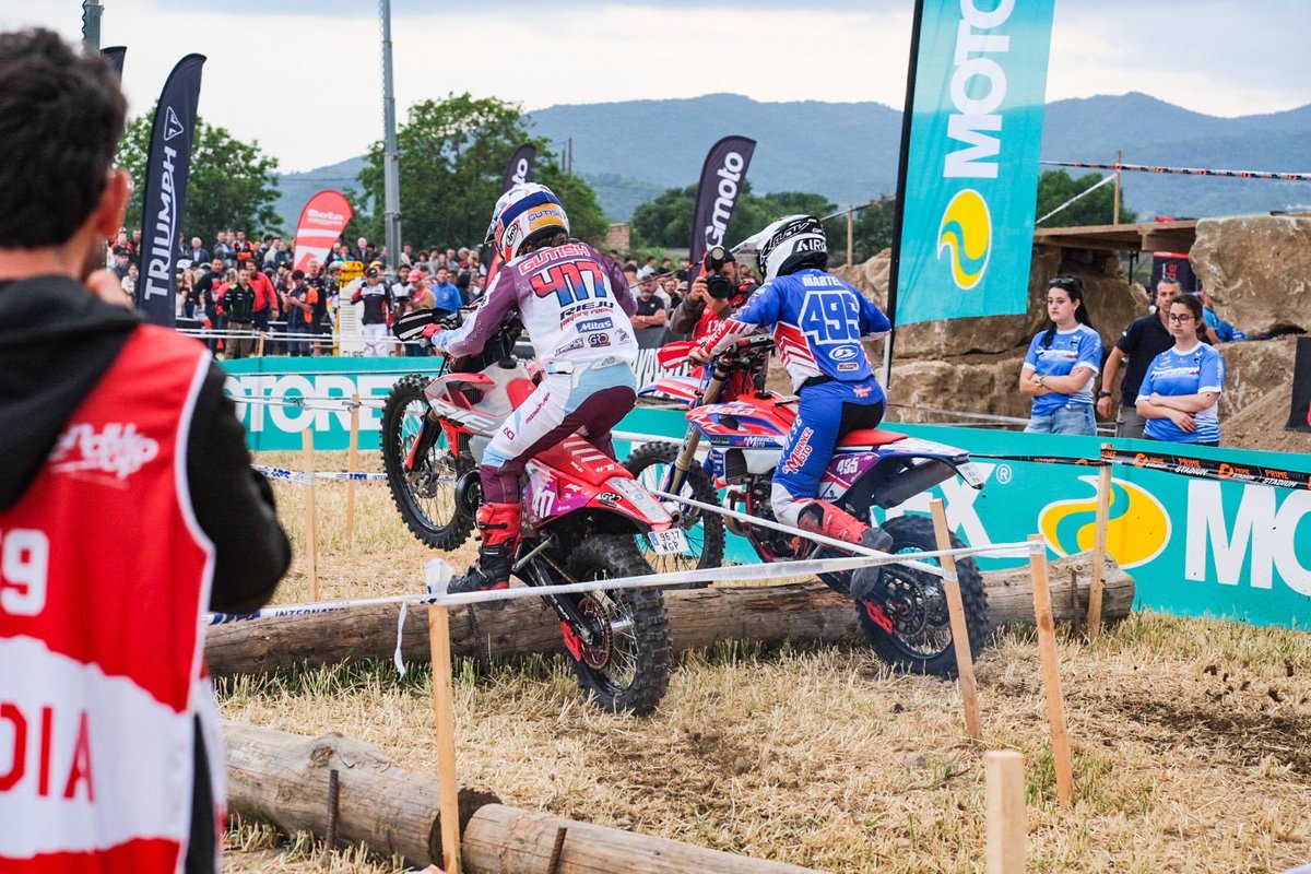 esportcat's tweet image. 👏 Aquest cap de setmana se celebra a Oliana la segona ronda del Mundial Enduro GP, una cita que ha aplegat 144 pilots d'arreu del món

🔝El SG @abelgama77 ha fet suport al sector del motor assistint a la competició

#esportcat