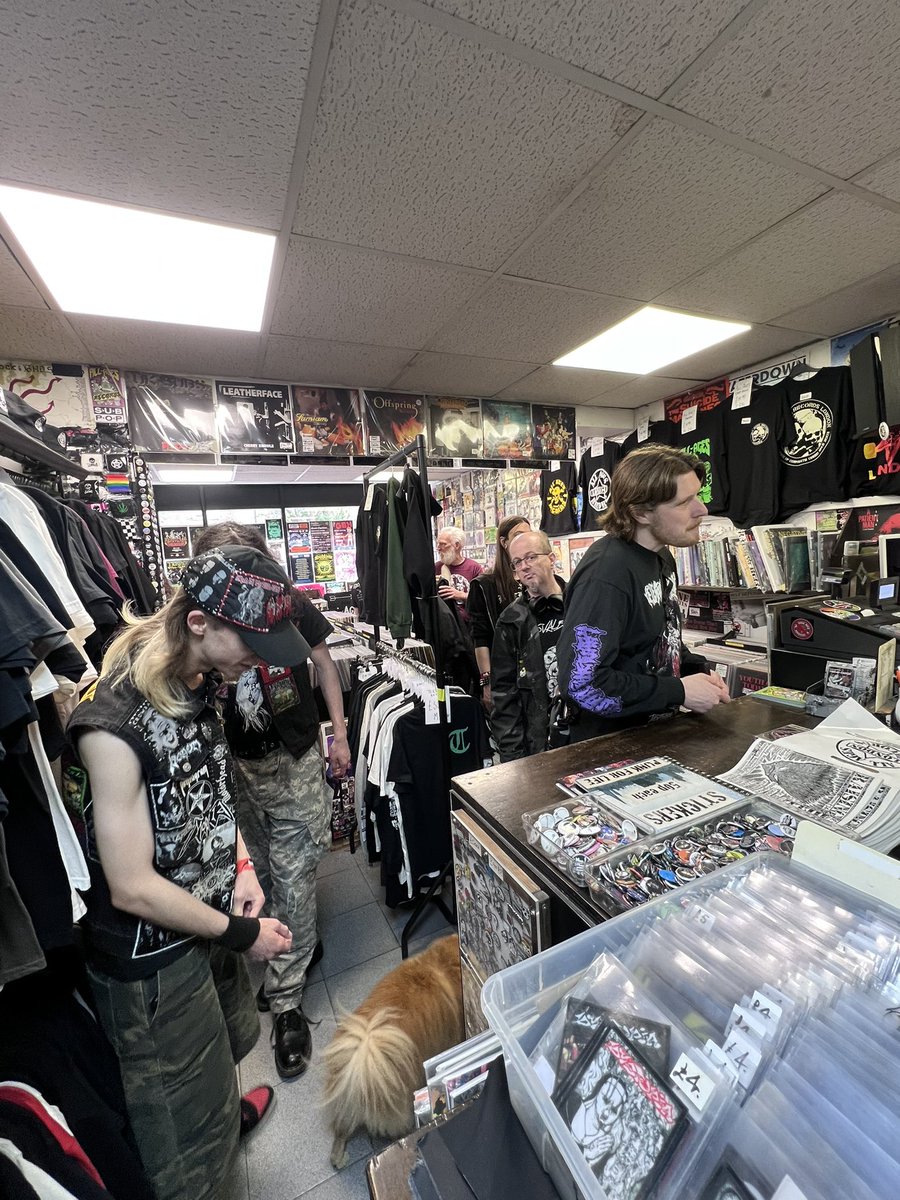FlipLondonTours's tweet image. Popped into @AllAgesRecords this afternoon. Heartening to see a record shop packed on a Saturday afternoon, a queue at the counter like the heyday of record buying, and lots of vinyl flying out the door. One of the main reasons to go to Camden these days. 

#camden #punk #metal