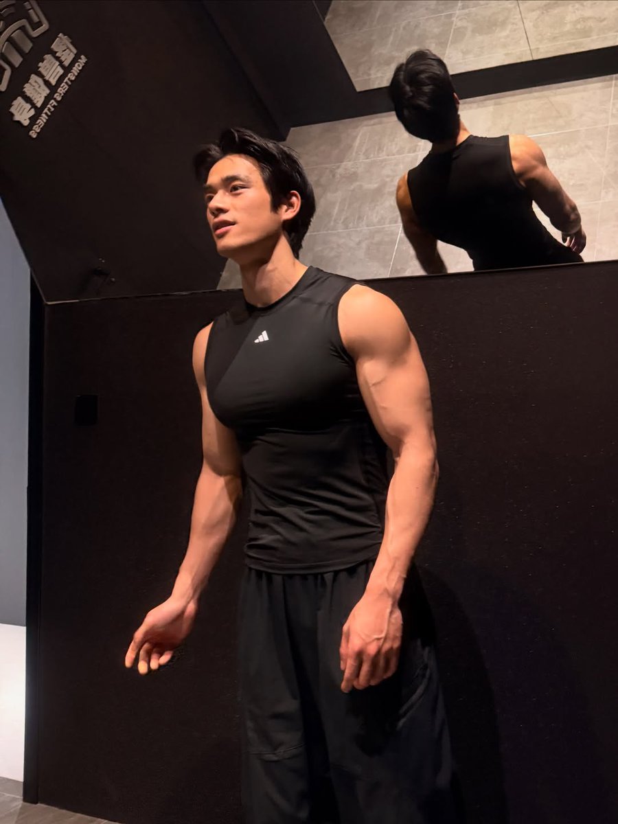 yehao_fan's tweet photo. Body Goals 🫦 https://t.co/wYzDE2SZ3k