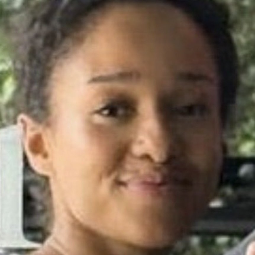 manon's big ass forehead tweet media