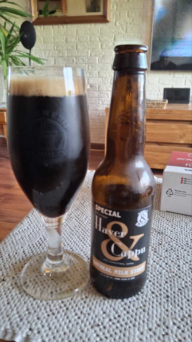 BenschopElroy's tweet image. Fantastic milky #stout😋👌
From former Brouwerij #deMolen🍻🇳🇱

Haver &amp;amp; Cappu 7,5%
Oatmeal Milk Stout

Beautiful black sweet #beer as🥛 with roasted☕️ a hint of 🍫, giving it a subtle bitterness 

Sunny #Stouturday ☀️ #proost 🍻