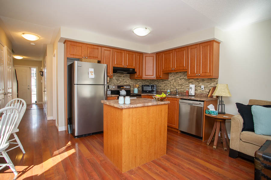 TeamKateAgents's tweet image. #ForSale! Welcome to 67-20 McConkey Crescent!
This well-maintained home offers 3 bedrooms and 2.5 bathrooms with a finished basement and backyard deck you'll love! Listed at $559,900.
#RealEstate #Brantford
Revel Realty Inc. - The Kate Broddick Team
Kate Broddick - Sales Rep