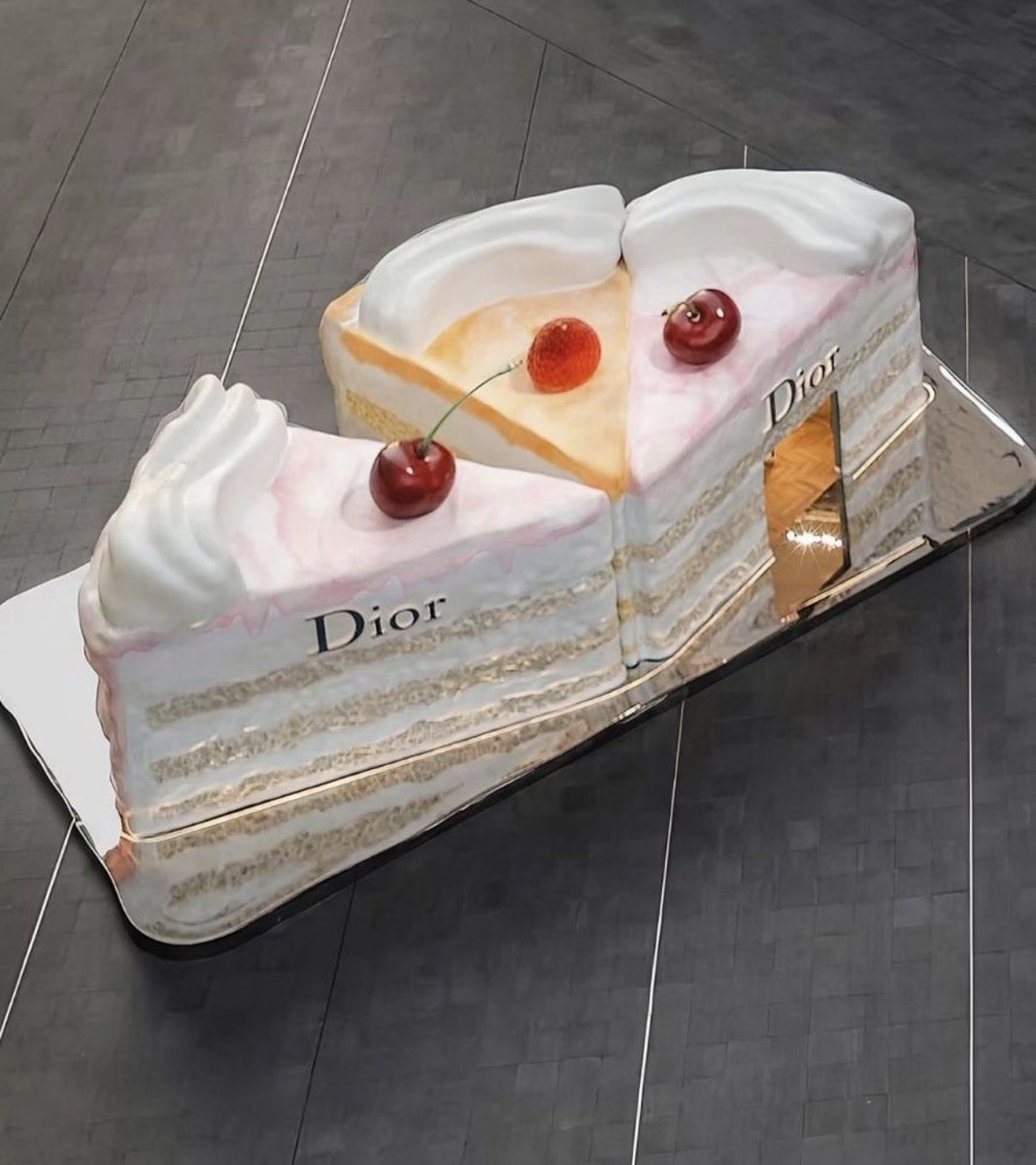 To celebrate the arrival of the FW26 collection in stores, Dior