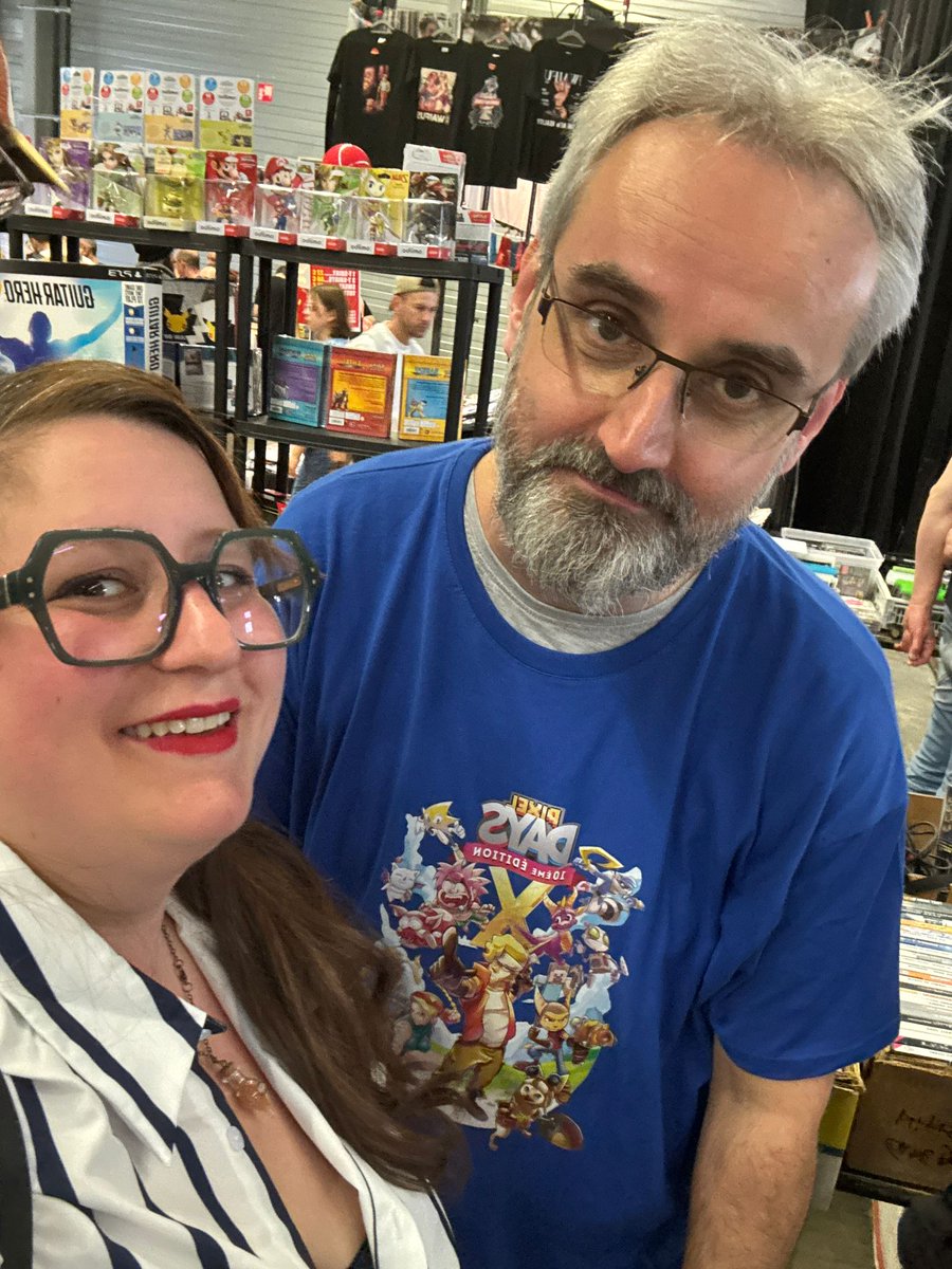 Psyche_clic's tweet photo. @Ladyninh est de passage aux Pixel Days, la voici avec notre ami @Kouryu002! https://t.co/egMCZHwpRB