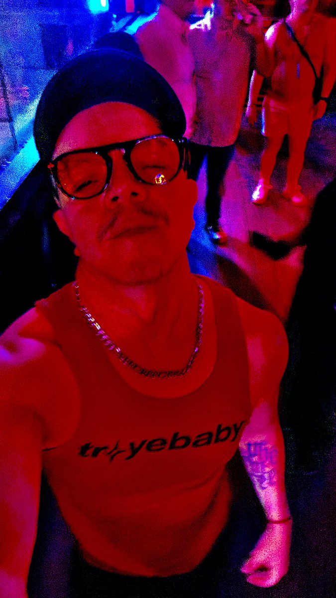 elnino_terrible's tweet image. Gran fiesta de Jorge 🎉🎉🎉🎉
en #Penthouse #HappyBirthday