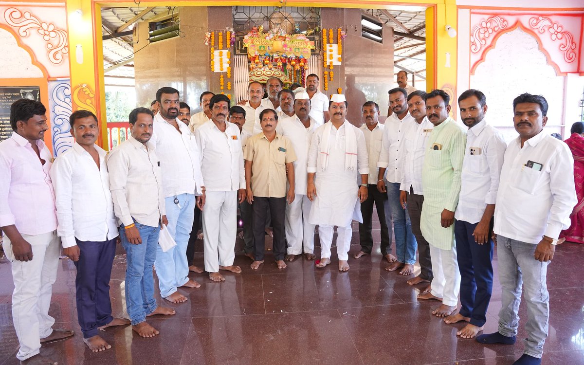 patil_abhijeet1's tweet photo. सुस्ते गावचं ग्रामदैवत अंबिकादेवी यात्रेनिमित्त देवीचे मनोभावे दर्शन घेतलं.. गावची यात्रा म्हणजे उत्सवाचा वेगळा आनंद असतो..
#pandhapur
#yatra
#Update
#abhijeetpatil https://t.co/LpxsHDCIcK