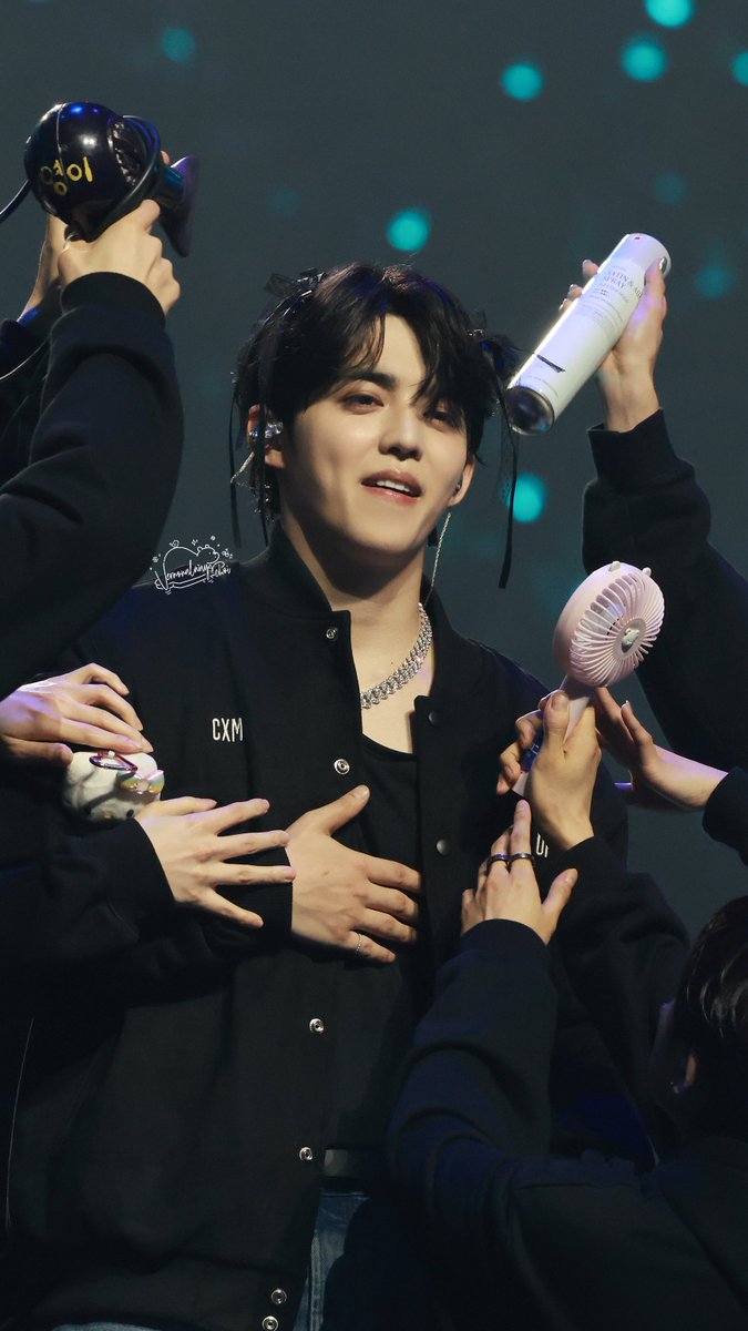 vernonalways_u's tweet photo. 260426 CxM [DOUBLE UP] LIVE PARTY in KAOHSIUNG

𝑆.𝑐𝑜𝑢𝑝𝑠🍒

#SEVENTEEN #세븐틴
#SCOUPS #에스쿱스 #최승철  #エスクプス https://t.co/SJNGjXwPOa