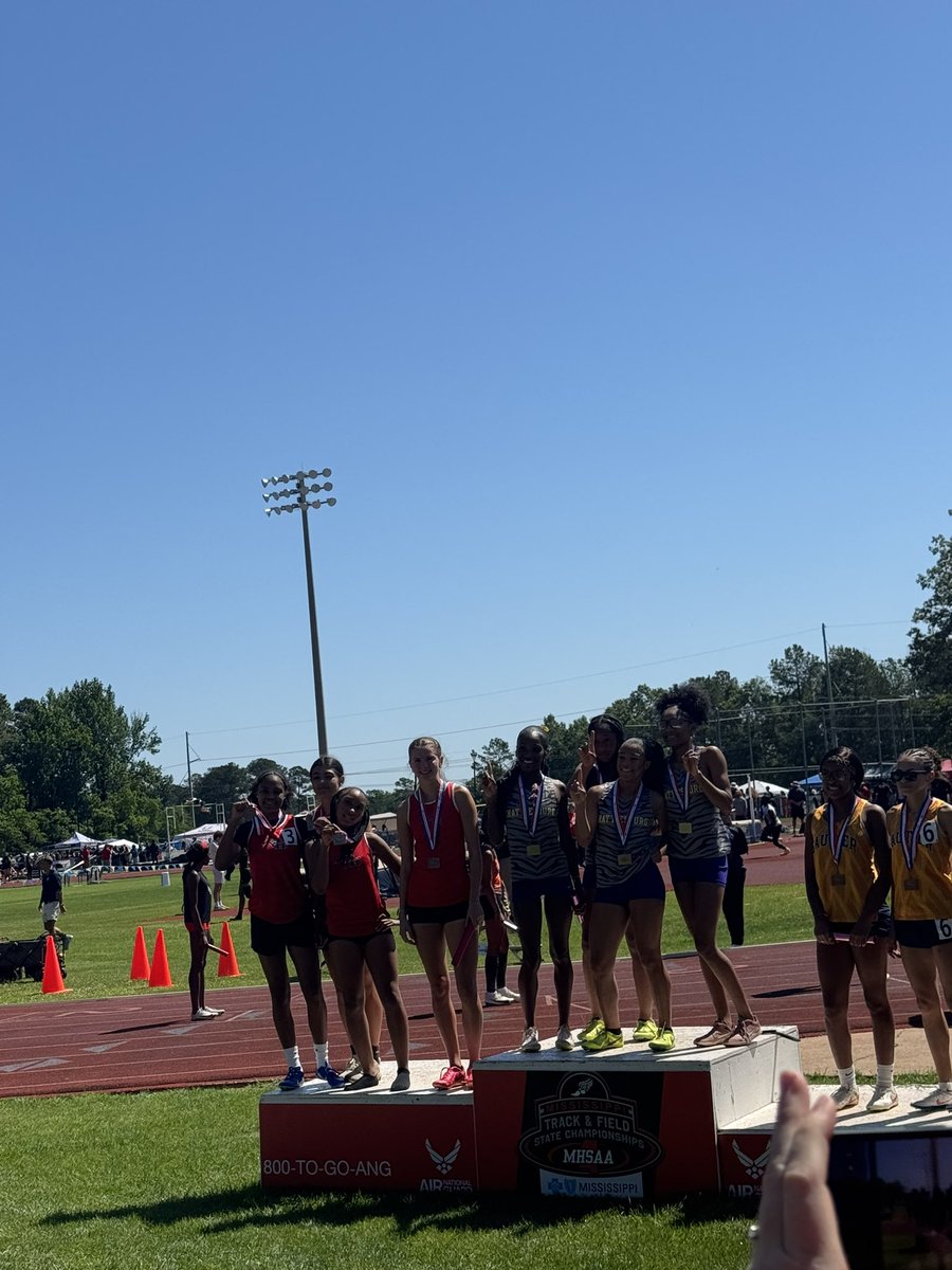 chhstrack_boys's tweet photo. 2nd place finish and new school record with time of 10:26.5! @DBcoachwms @TweetDCS_CHHS @CoachOwensCHHS @ucancallmedlow @kburnett2_ https://t.co/bgDiGOnUWq