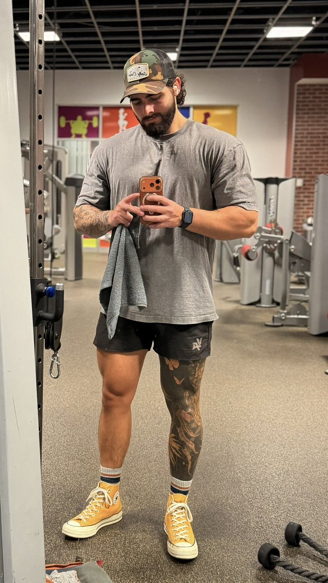 Need some sweaty verbal post gym sex ngl 🤤