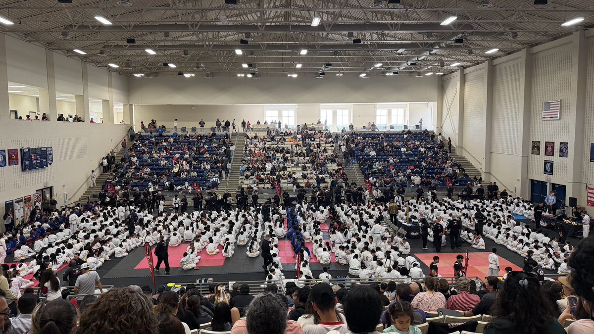 QuesoStream's tweet image. Texas Middle School State Karate Qualifier… I think that’s what it’s called anyway 🤣😂
