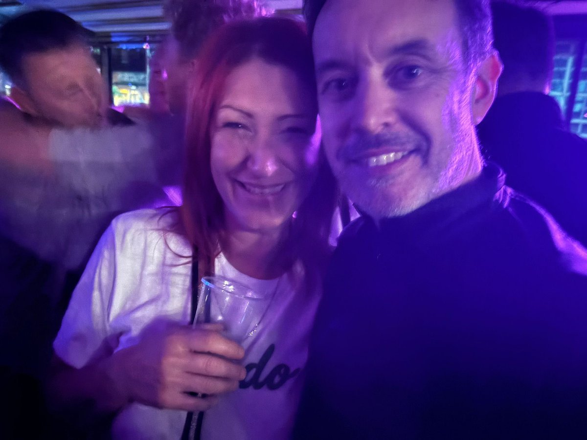 Us living it like we love it seeing <a href="/thecharlatans/">The Charlatans</a>  last night in #Brum - photos courtesy of <a href="/Seanyshowsmrs/">Mrs Murphy</a> 💙💙💙
