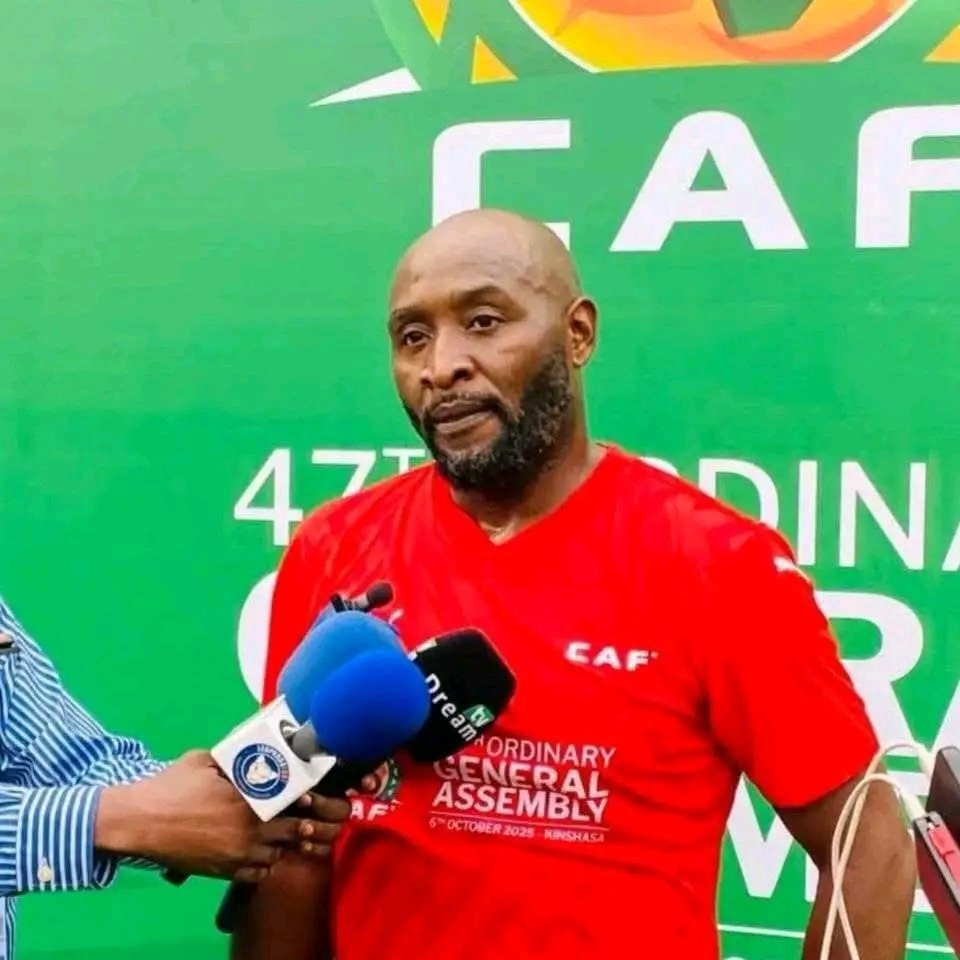 ÉLECTIONS LINAFJ : Trésor Lualua élu président !Trésor Lualua Lomana prend la tête de la Ligue Nationale de Football des Jeunes pour les 4 prochaines années. Le duel entte Trésor Lualua et Zéphyr Kanyinda a su convaincre les électeurs avec un score final de 26 voix contre 16.