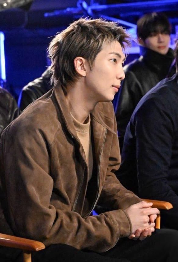 anryuio's tweet photo. 언니남친

언니한테 화낸적없을거같음

장모님을실망시키지않음
장인어른맘에정말들거같음

결혼3년후 태어난자녀를
사교육 오바쌈바안떨고
적당히 공교육만 버무려가며
하여튼되게 잘키울거같음ect… https://t.co/z6mahuuI70