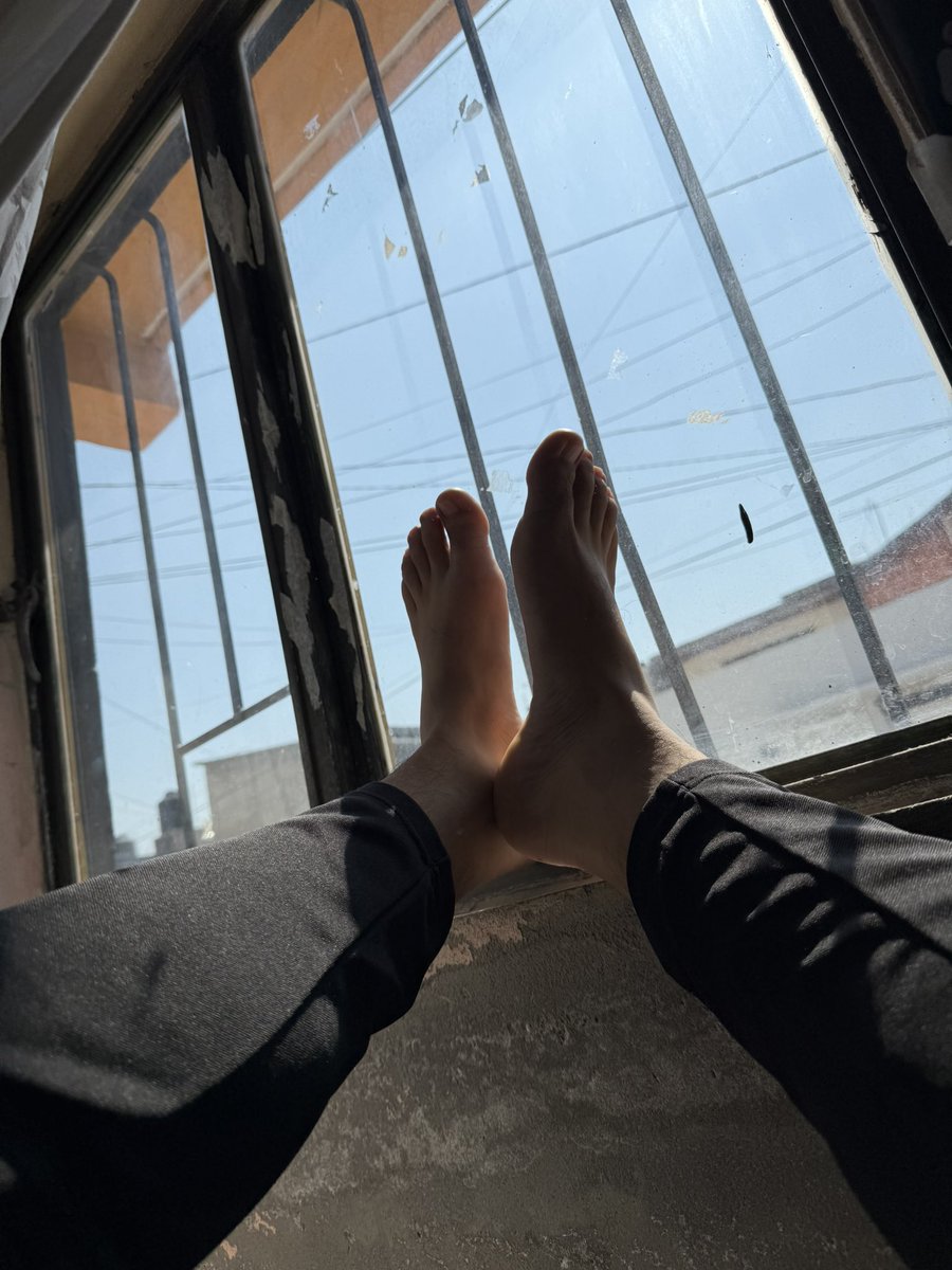 FeetMasterAxel tweet media