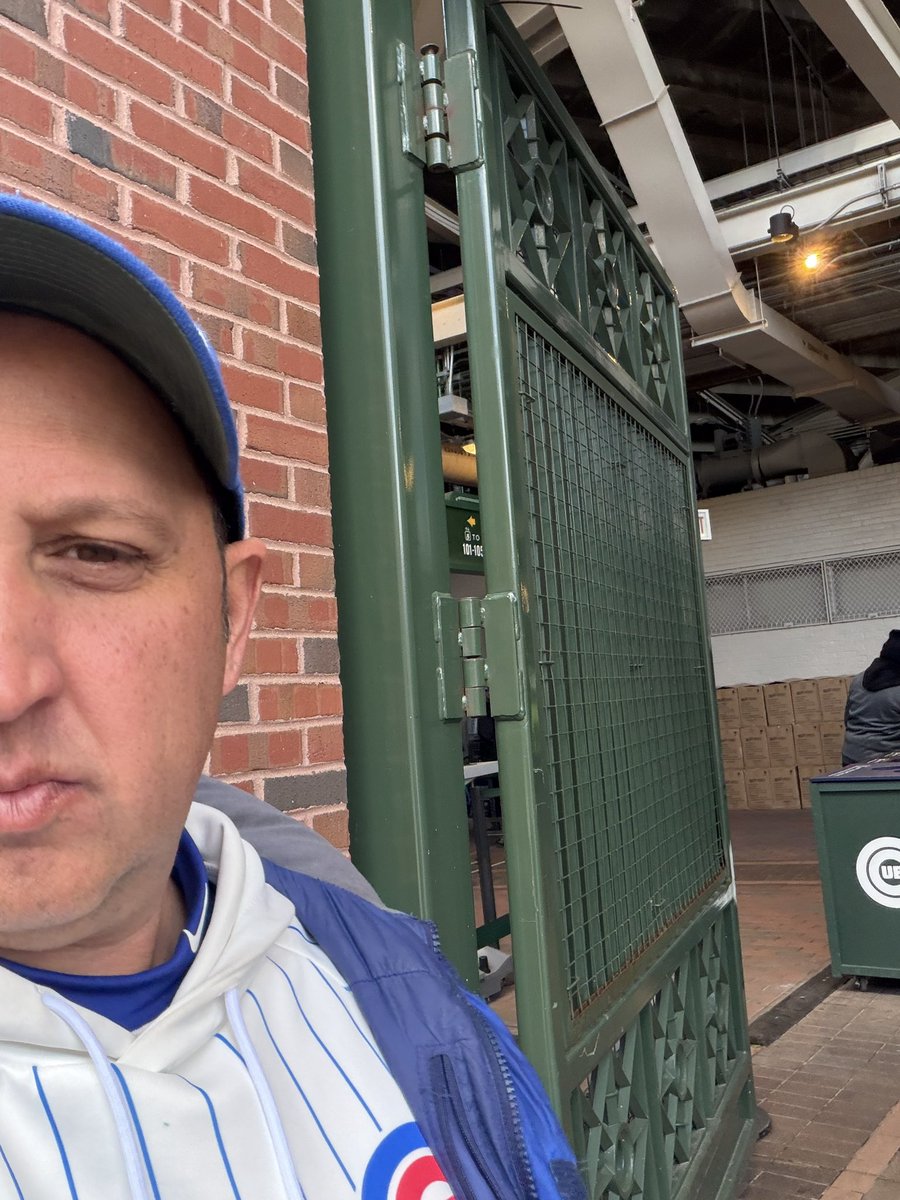 crawlyscubs's tweet image. Hey #Cubs, give me my bobblehead yo