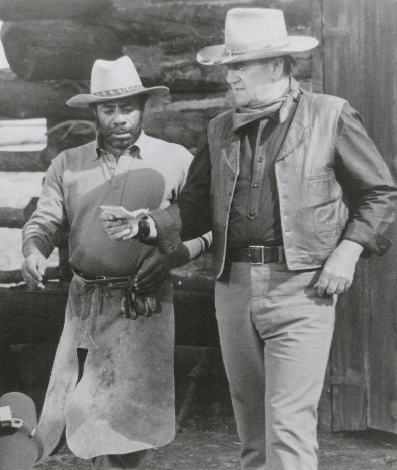 Jorge18994756's tweet image. Tal día como hoy, nació #RoscoeLeeBrowne, el cocinero en ese maravilloso, explosivo  y vitalista western que es #LosCowboys. Una lección de vida. Y con el que #JohnWilliams nos reventó los tímpanos a todos con su espectacular BSO. youtu.be/PgYuif29B4U?is…