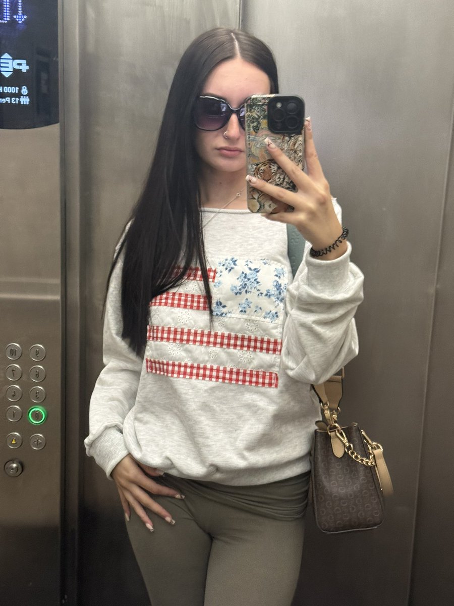 emonthenet's tweet photo. #selfie https://t.co/6cZz9Baou8