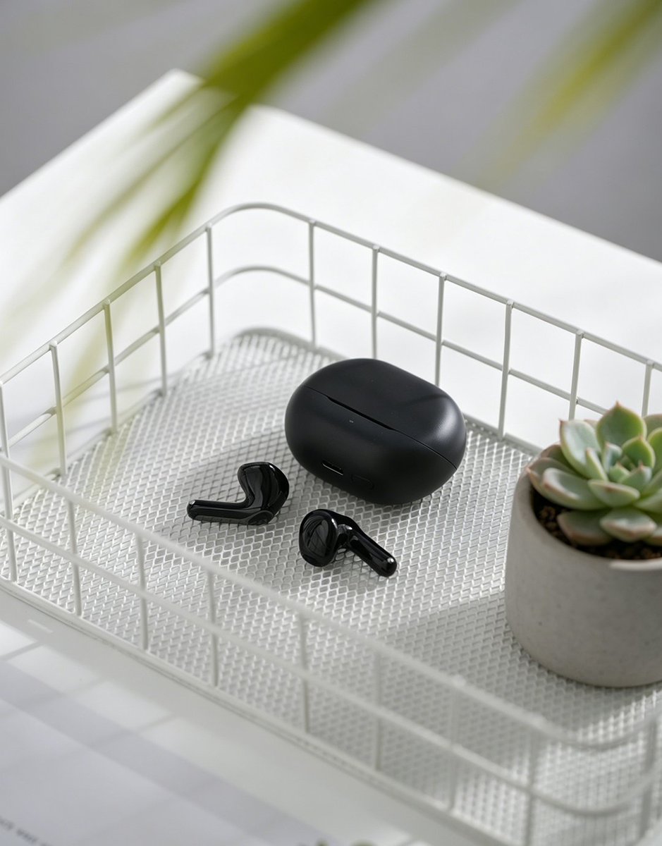 SOUNDPEATS's tweet image. Holidays feel better with music 🎧✨

On the road, put on your earbuds,
close your eyes, and let the music take over 🌿

Relax, unwind… and dream about the journey ahead 💫
#SOUNDPEATS #Air6HS #weekendvibes
