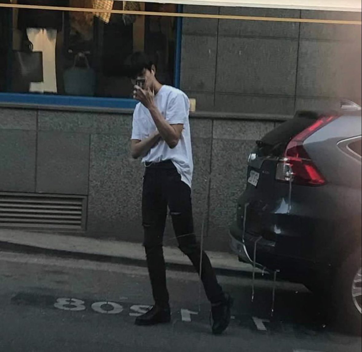 슈 tweet media
