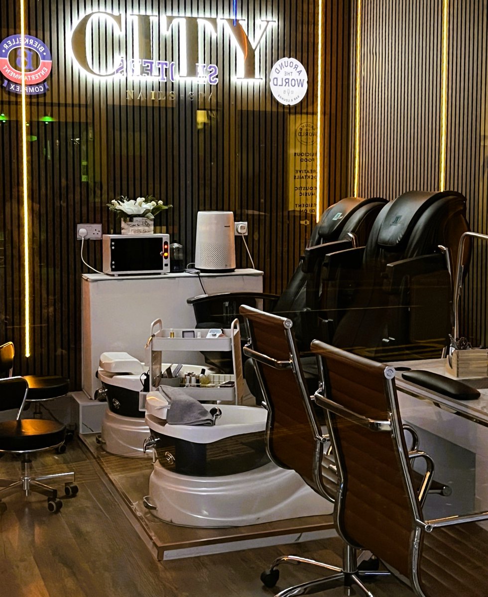 nottmoffices's tweet image. Looking for some brighter #office #salon or other #workspace ideas? Give us a try #eastmidsheadsup link: nottingham-offices.com/go