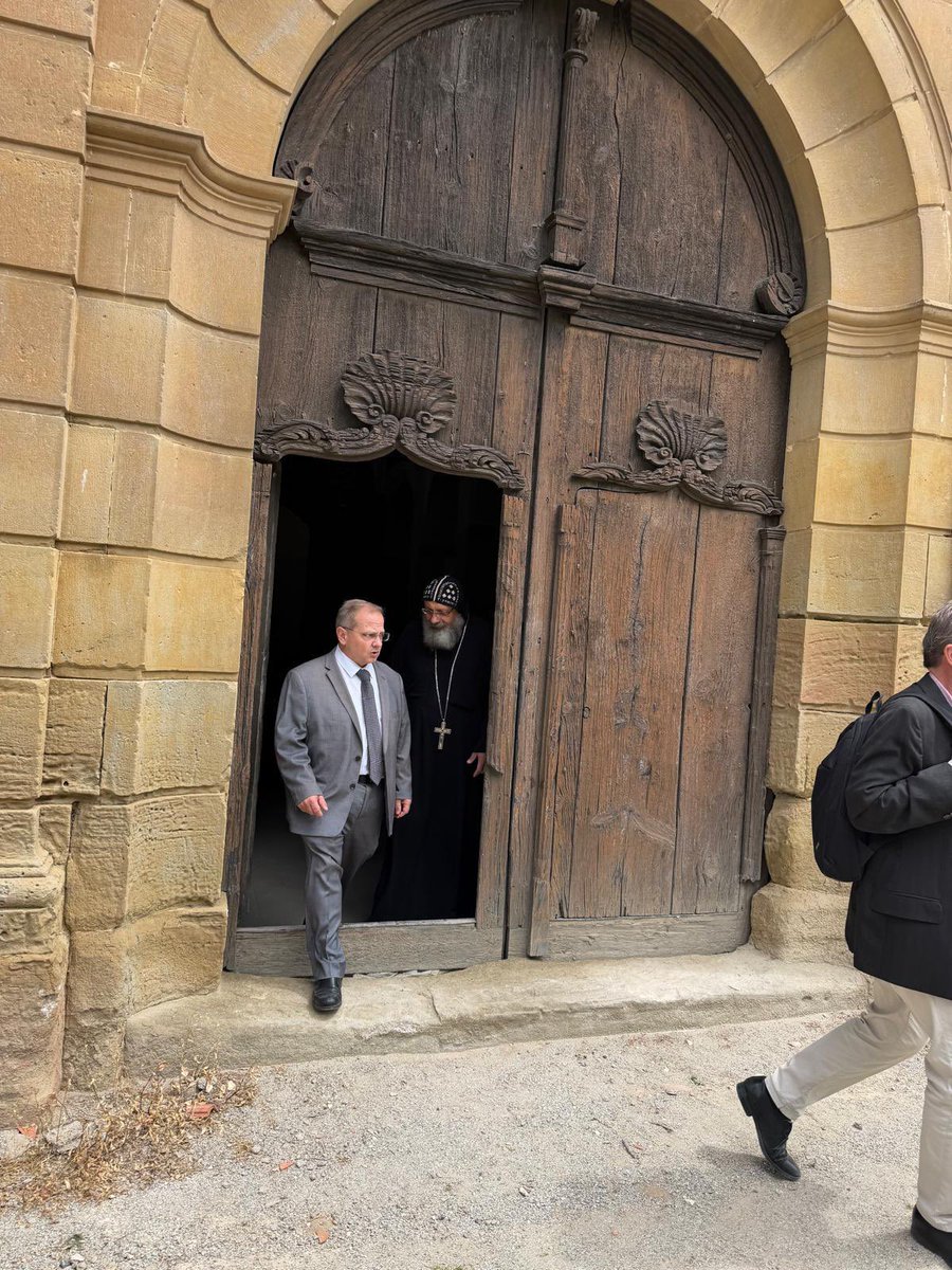 ramonbassas's tweet photo. Divendres vaig ser a la capella dels Dolors de Cervera i al mil·lenari Santuari del Sant Dubte d’Ivorra, tots dos gestionats —després d’in acord amb el @bisbatsolsona— per la comunitat ortodoxa copta, amb el pare Rewis al capdavant. A Ivorra hi estan fent un magnífic monestir. https://t.co/zxRhwQf4aj