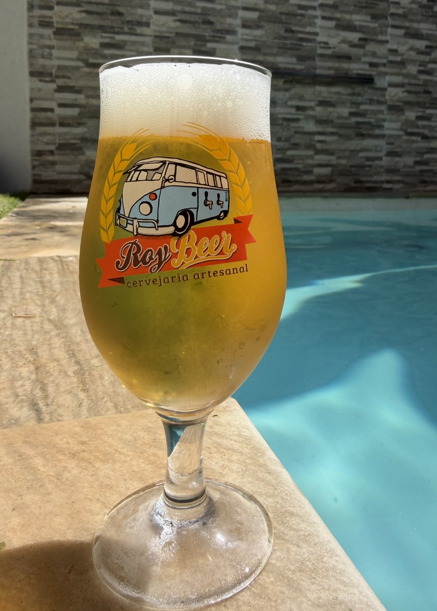 Hoje é dia daquela gelada e piscina com a família! 

Bom final de semana!