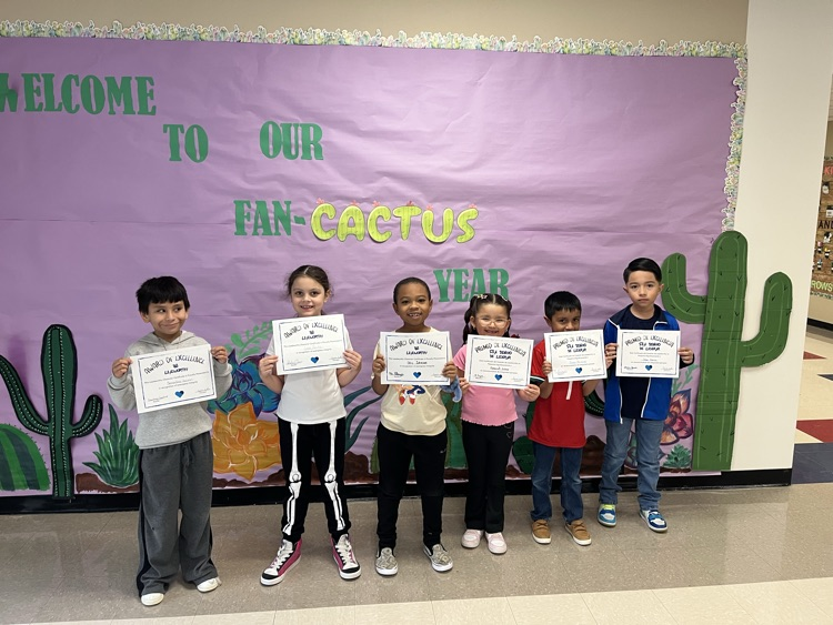 RoyalEarly's tweet photo. Congratulations to our April CKH Character Award recipients! These students were chosen by their teacher for exhibiting Perseverance! We are so proud of you all! 🤗❤️💙 @IHeartCKH    #SuccessStartsHereAtRECC https://t.co/Ogi47oa343