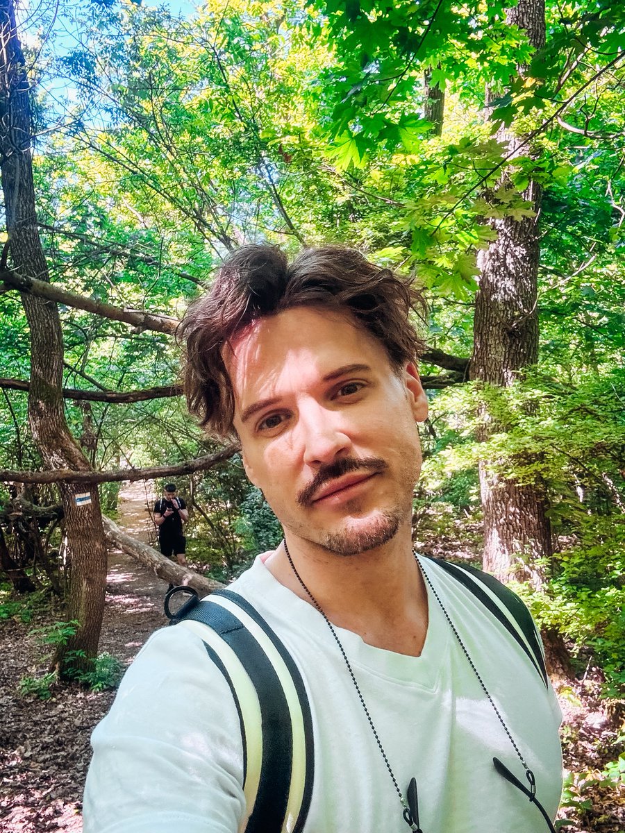 André Vásáry tweet media