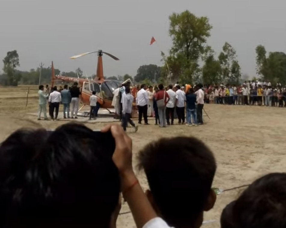 Mere_Ram_'s tweet image. दिखाना था सबको, 
                       कि तुम कितनी खास हो,मेरे लिए,
 तो तुम ही, सबसे बड़ी आस हो।
                               ऊंचाइयों से बढ़कर, हमारा प्यार होगा,ये 
शादी का दिन, सबसे यादगार होगा।" 🚁 

#Love #Wife #arrange #tanyamanikta #ElvishYadav