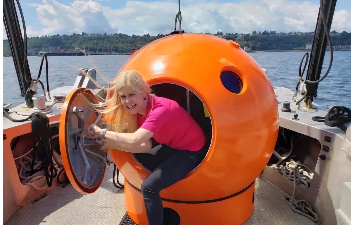 SurvivalCapsule's tweet photo. Fun in Puget Sound with the 2 person Tsunami Capsule. https://t.co/cH3vw7GFxB