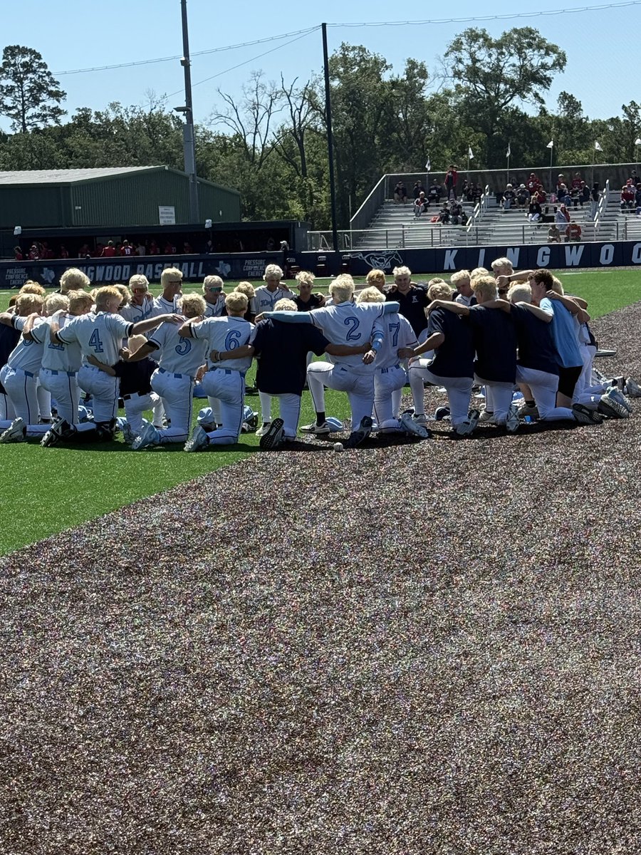 _CoachNupe's tweet image. First swim meet of the year for the Bear Branch Bears followed by some PLAYOFF baseball! LETS GO  #COMMUNITY #KVE @KWoodBaseball