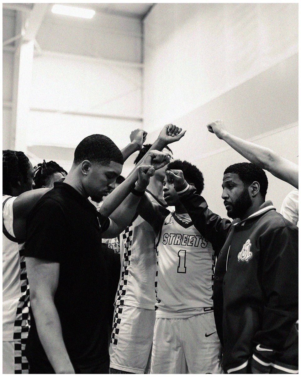 MeanstreetsEYB's tweet photo. “It look simple when it’s done right.”

Meanstreets EYBL 16U picks up the win Day 1 in the 2026 Bill Hensley Memorial Run N Slam

📸 @estbelleame 📸 

Ⓜ️💨
#RespectTheStreets https://t.co/lGA2Ya8tLb