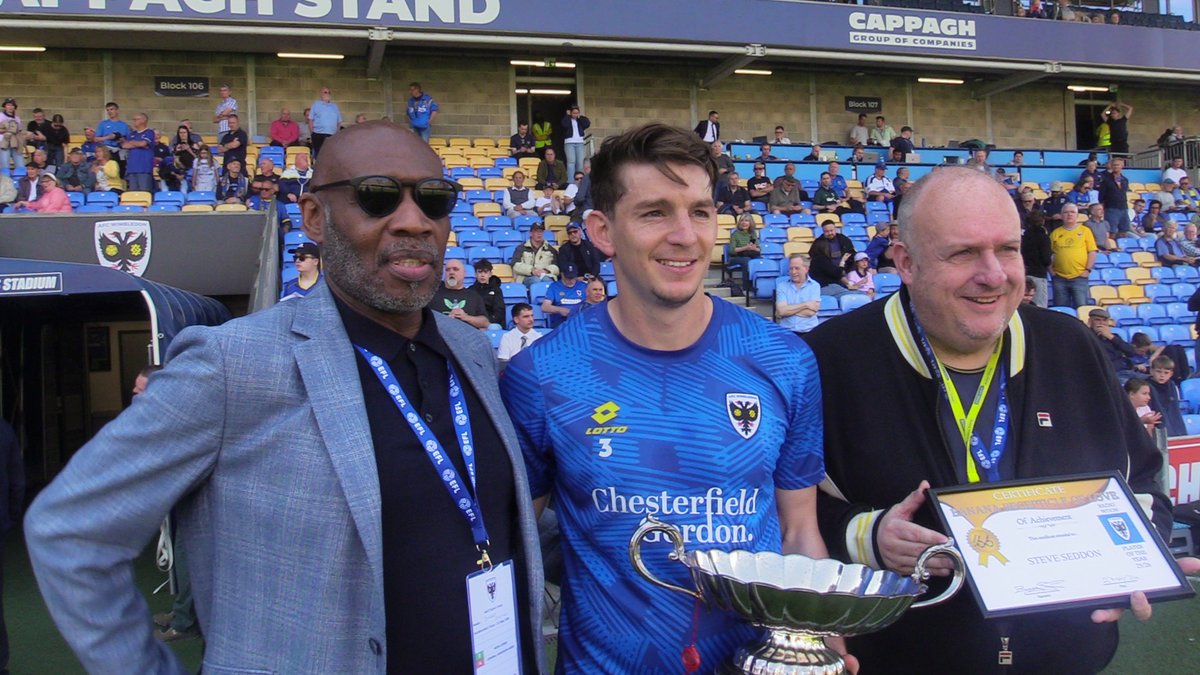 🏆 Congratulations to Steve Seddon ...

Radio WDON Player of the Season for 2025/26 and whose name is now engraved on the "Route 66 Tour Management Banana Receptacle of Love" and joining a long list of great names! 

#AFCW 🏆