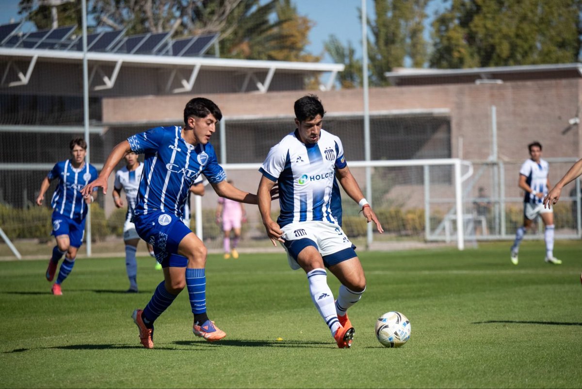 #ReservaTalleres | Caída en Mendoza

La #Reserva que dirige Ezequiel Carboni perdió 2-1 el pasado jueves en el Predio Coquimbito, por la Fecha 11 del #TorneoProyección #Apertura2026.

Sebastián Corradi marcó para #Talleres, mientras que Kevin Valdez anotó los goles del mendocino.