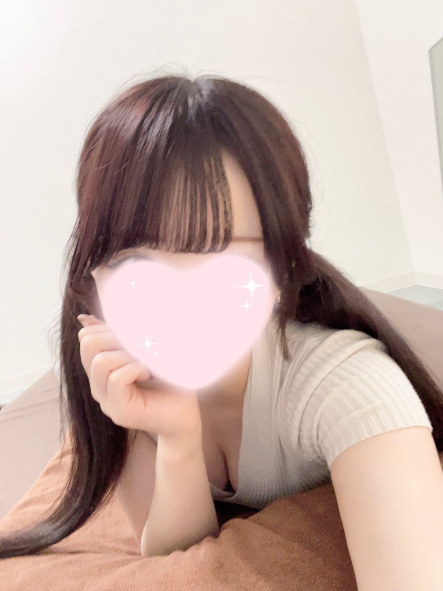 ui_36_5's tweet photo. うい朝5時までお部屋います🏠
〜1:30🈳です♥
今日めっちゃぽかぽかだ〜🔆
ゴールデンウィーク初日✨️
まってるね〜💖 https://t.co/SgCqOQLyLp