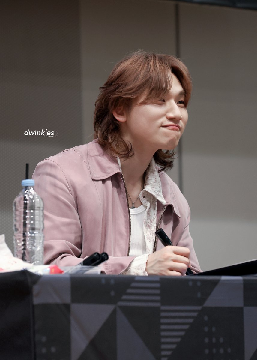 dwinkles426's tweet photo. 260429 XIMU FAN SIGN EVENT

🦦🩷
#대성 #DAESUNG #DLITE 
#ximu @ximu_official
@d_lable https://t.co/zCtht9Ft6h