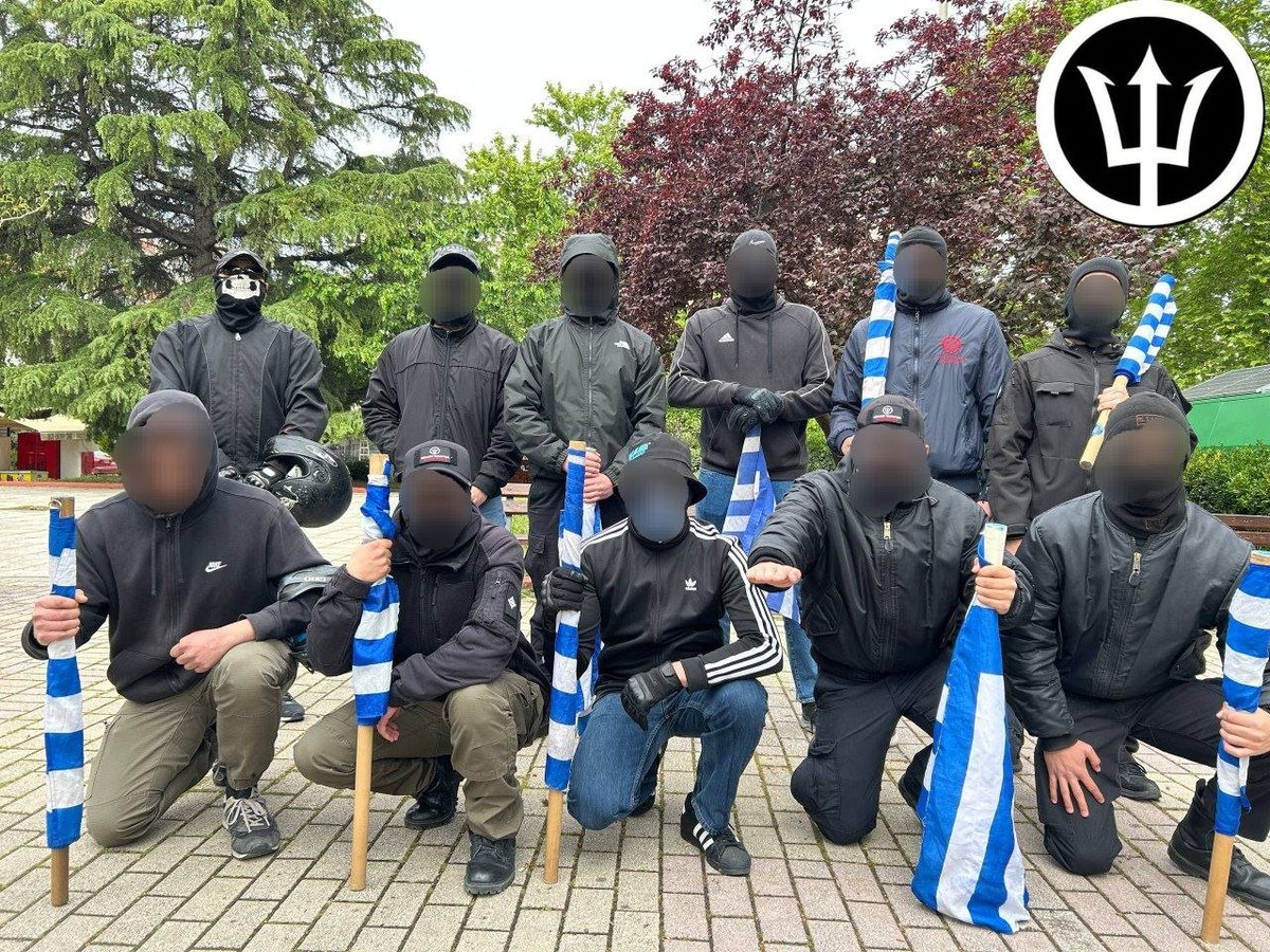 user76698527046's tweet image. Μεγαλειώδης (ακάλεστη) συγκέντρωση εθνικιστών στην Θεσσαλονίκη την πρωτομαγιά με παρουσία 3 ομάδων ( ιερός λόχος, μελάνη ταξιαρχία, ελληνοκρατια) που κατάφερε να συγκεντρώσει 20 άτομα και να σταθεί στην Σταυρούπολη για μισή ώρα με την παρουσία 2 διμοιριών και ομάδων Δ
#antireport