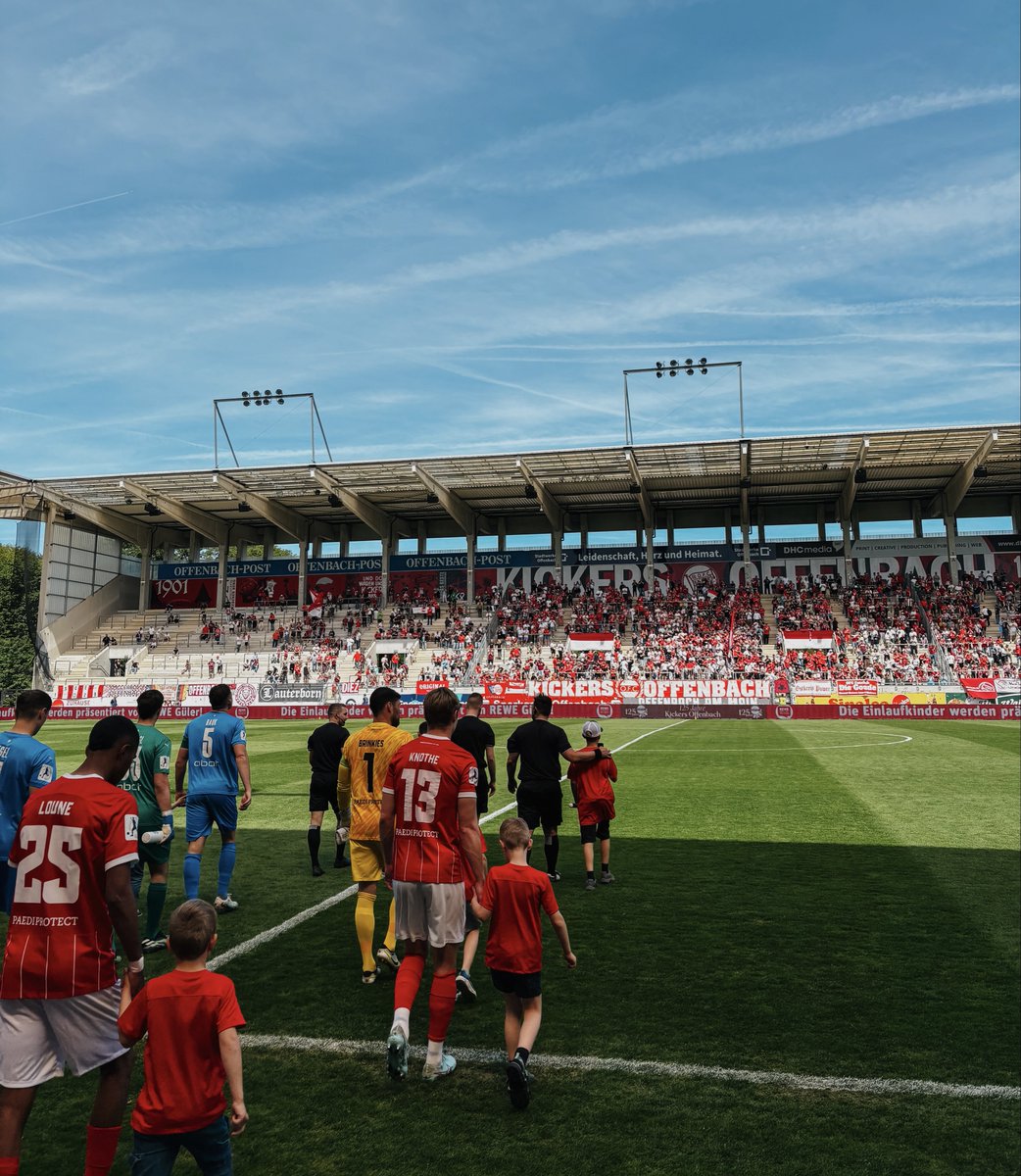 OFC_offiziell's tweet photo. Das Spiel läuft. Auf geht’s, Kickers! 🔴⚪️ #OFCFCA #kickersoffenbach #nurderOFC #dasistoffenbach https://t.co/tJ3MgxHY9I