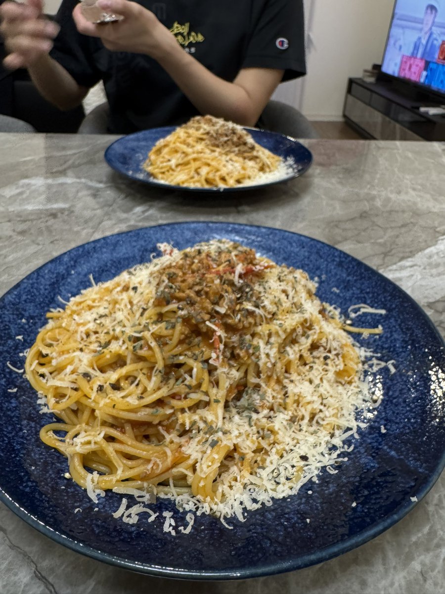 帰宅からのミートパスタ🍝

やっぱ昼呑みあかんわー頭いたなる🤢

でも友人から嬉しい報告も聞けてよかった！