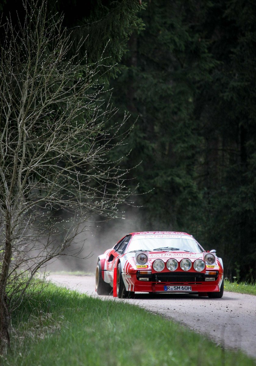 Retromania4ever's tweet image. ✅⬜🟥 #Ferrari 308 GTB Group 4-Spec