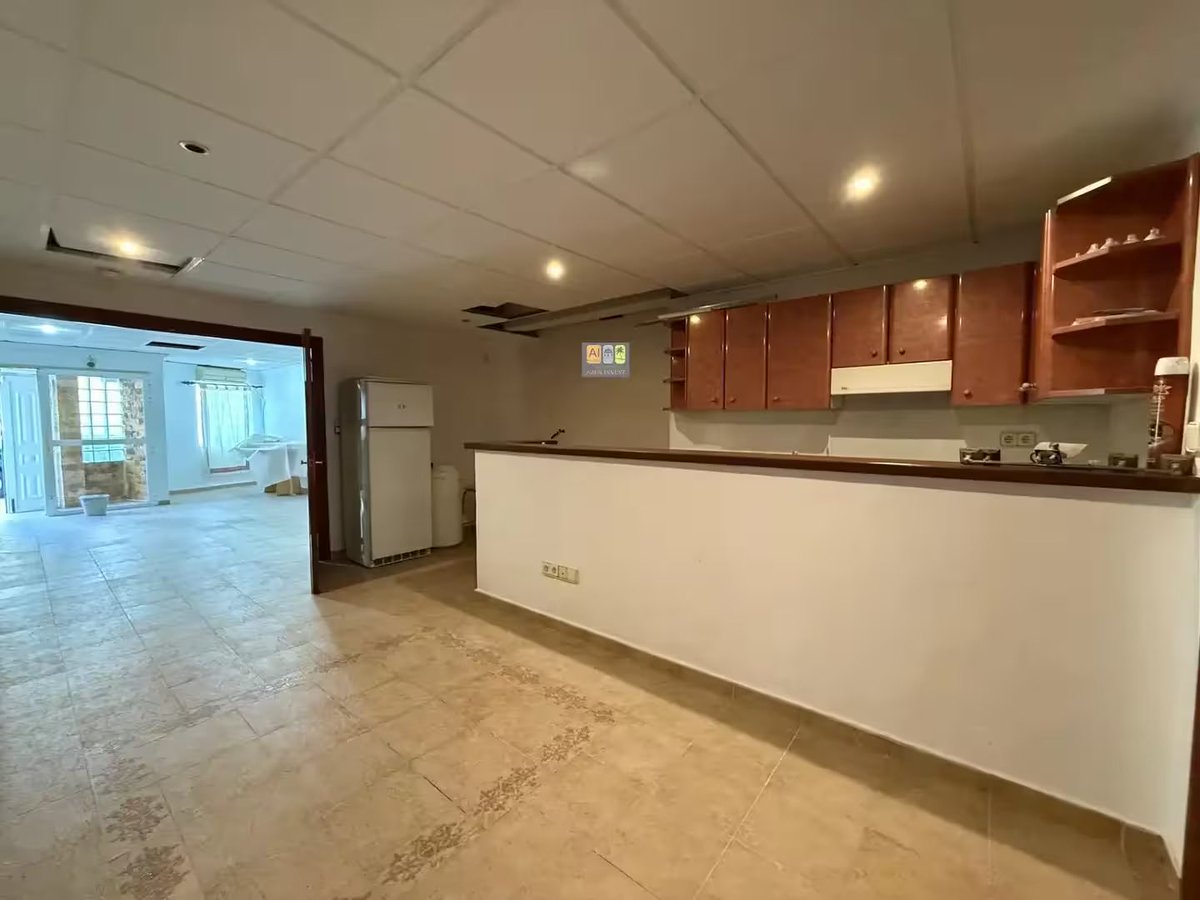 tharros_group's tweet image. The numbers 👇

🏙 2 bed · 1 bath · 84m²
📍 Altea old town — 250m from beach
🔨 Full reno needed · Licence included
🔄 Change of use permitted
💰 €149,000 (~$175,000)

Listed via Azur Invest. Tharros handles the funding 👇

#Altea #SpainRealEstate #SpainProperty