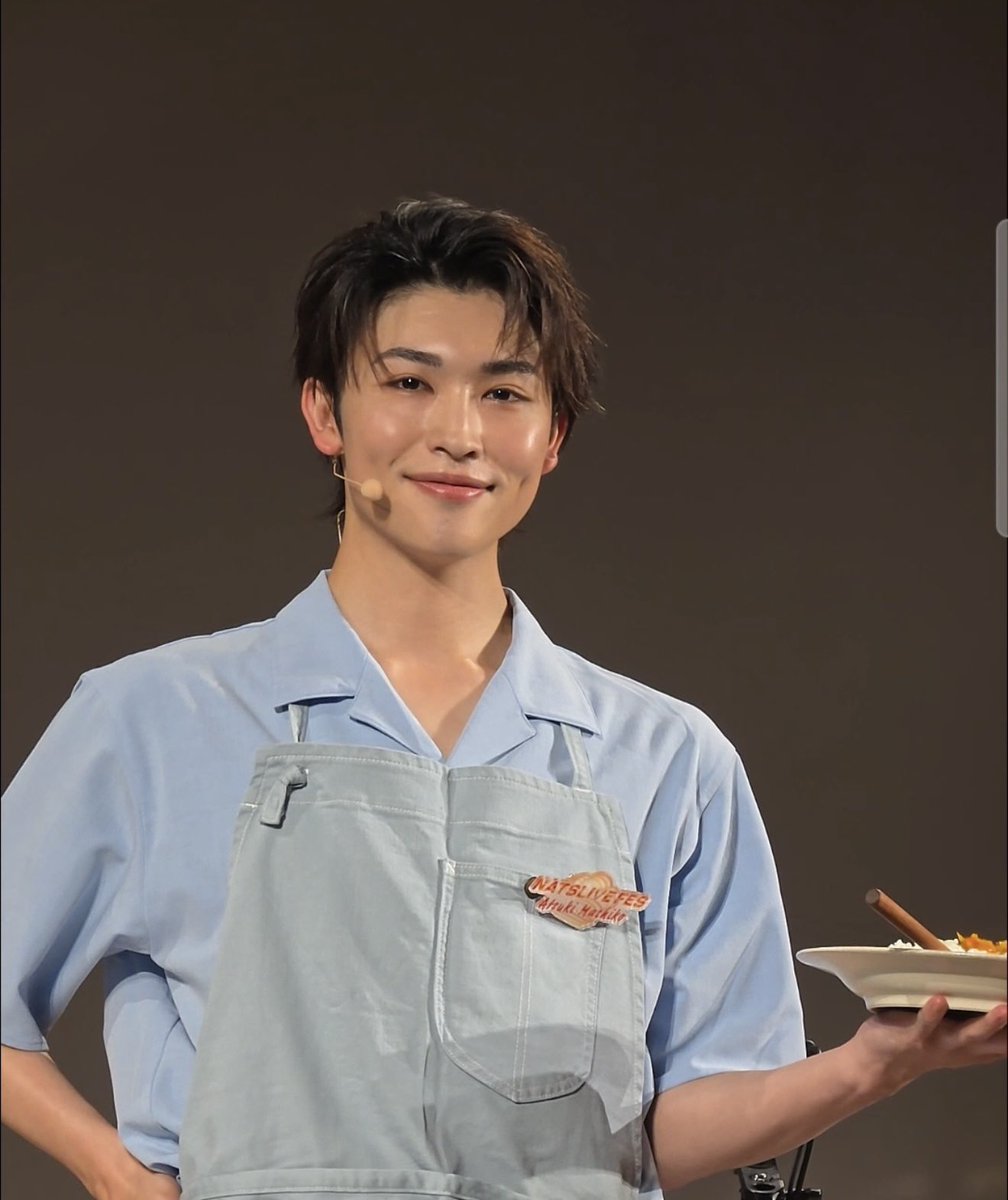 15atsuki23's tweet image. 敦貴くんが長年夢見てた #NATSLIVEFES がついに実現できたのも、そのステージを見ることが出来たのも嬉しかった✨

水田さんのめちゃくちゃ優しいご指導と愛を感じながら、のびのびと（？）料理する敦貴くんを見れて、幸せで楽しい1時間だった❤

チキンも美味しかった🍗

#増子敦貴
#GENIC
#NATSLIVE